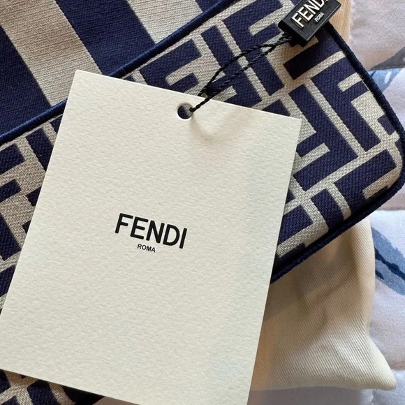 Fendi Baguette Blue and White Crossbody Bag with Iconic Monogram - Picture 2 of 12